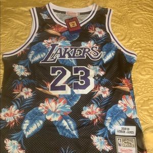 Lebron James Exclusive Floral Lakers Jersey NWT